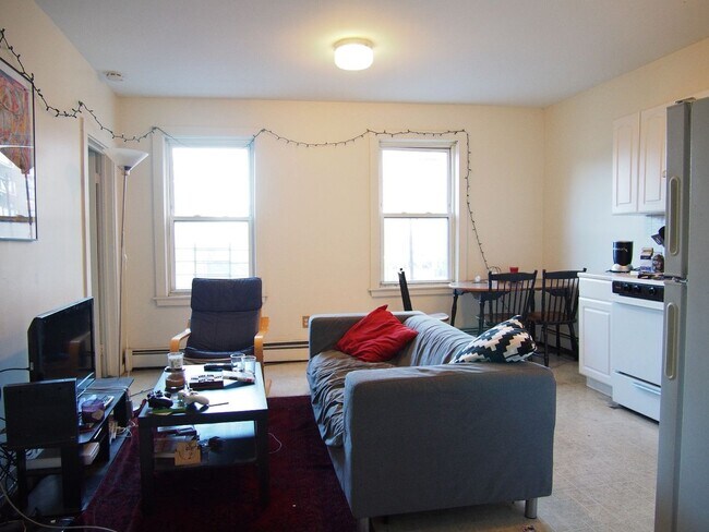 Building Photo - 1576 Tremont St