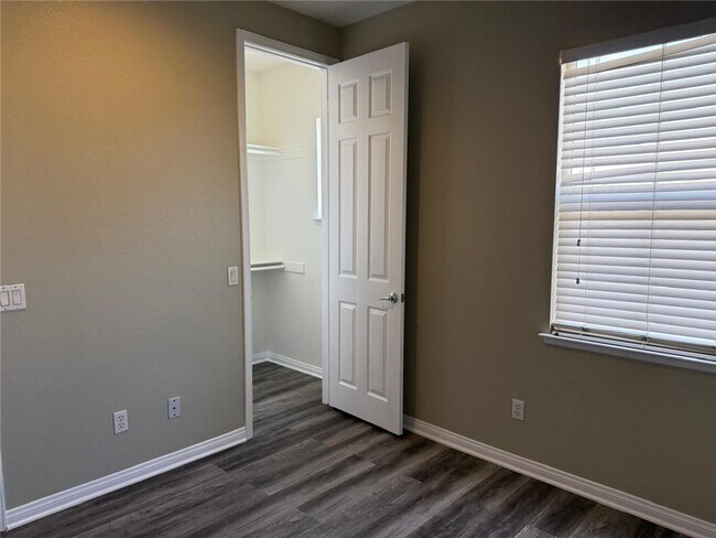 Building Photo - 1742 Edmon Way