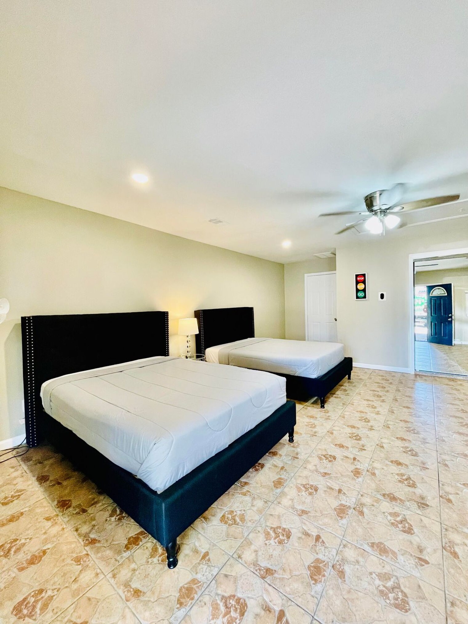 Building Photo - 9216 Carousel Ln