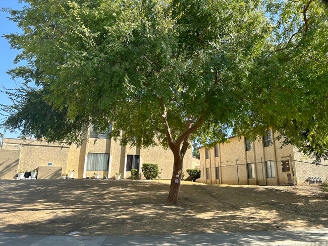 Building Photo - 6005 Hill Dale Ct