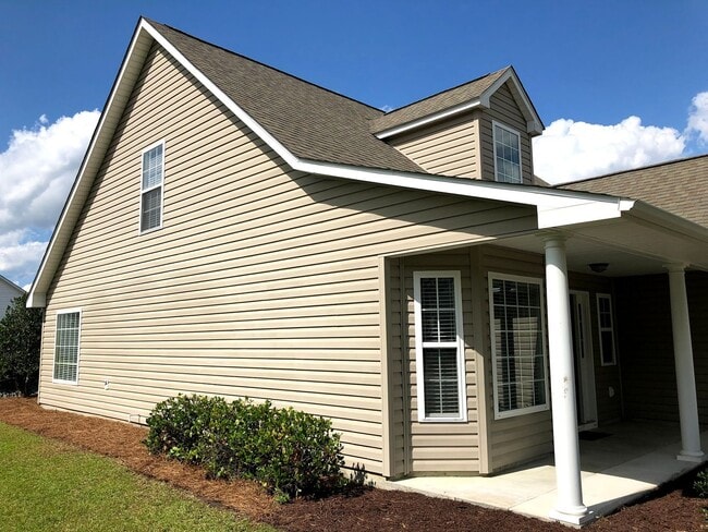 Building Photo - 3 bed 2.5 bath Spacious Home in Azalea Lakes