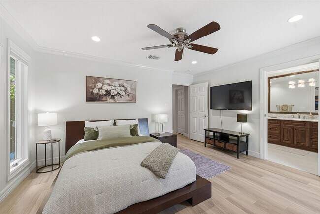 Building Photo - 4600 Huisache St