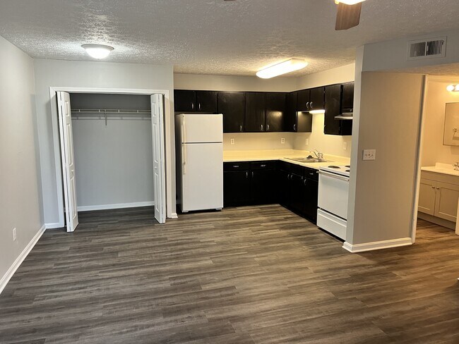 Building Photo - 4107 Blue Lick Ct