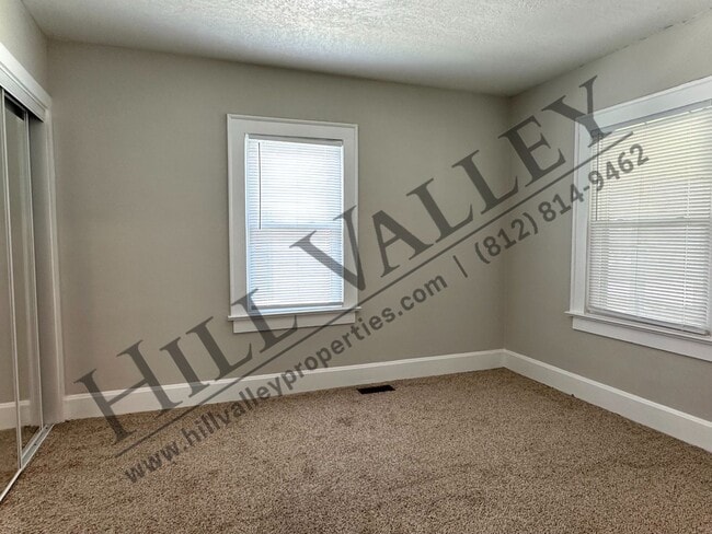 Building Photo - Two Bedroom Home