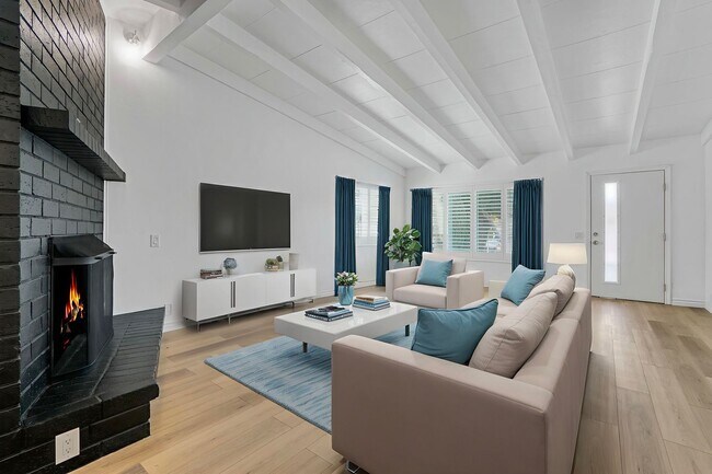 Building Photo - Updated three bed two bath house in Thousand Oaks with attached garage