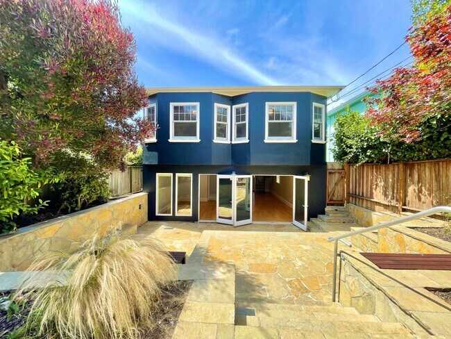 Building Photo - Westwood Park - Stunning 3BR+ / 2 BA Home w/Fabulous Back Yard! - PROGRESSIVE