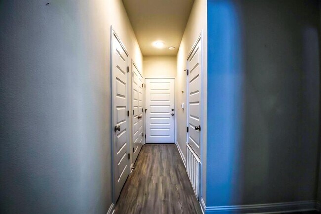 Building Photo - 8306 Mandela Bend