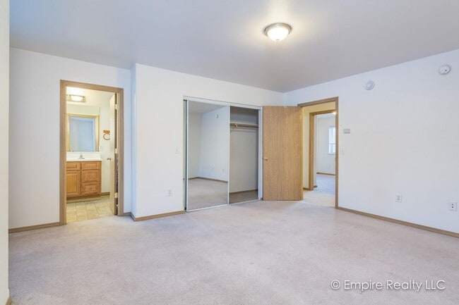 Building Photo - 4773 Glasgow Dr