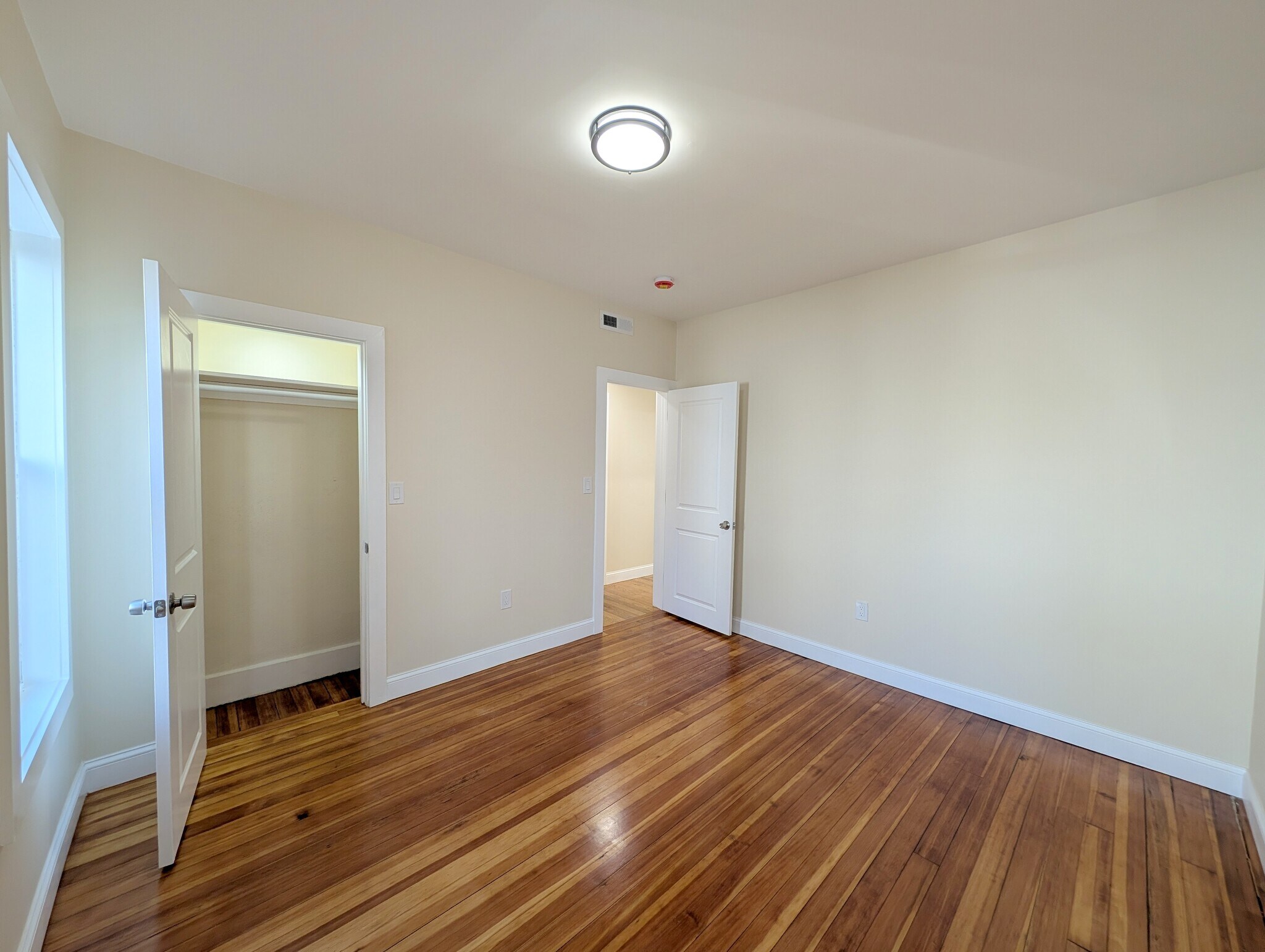 Building Photo - 5 Lowell Cir