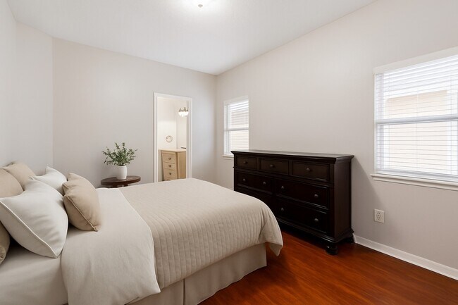 Building Photo - 6827 Hollow Hearth Dr