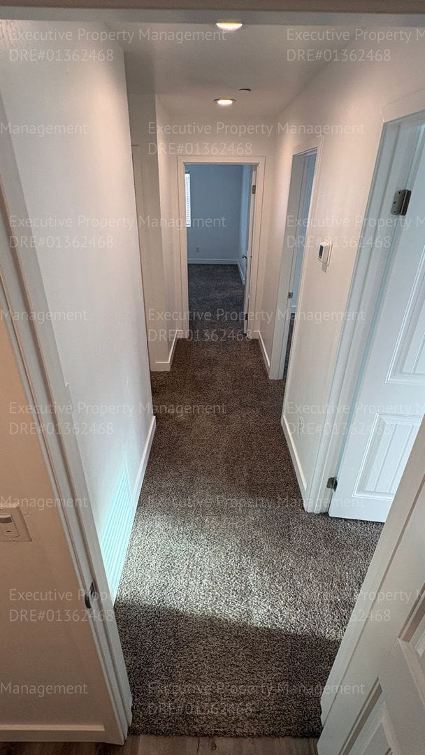 Building Photo - 5 bedroom, 2 bathroom, 3 car garage located near Taft Hwy/ Chevalier Rd