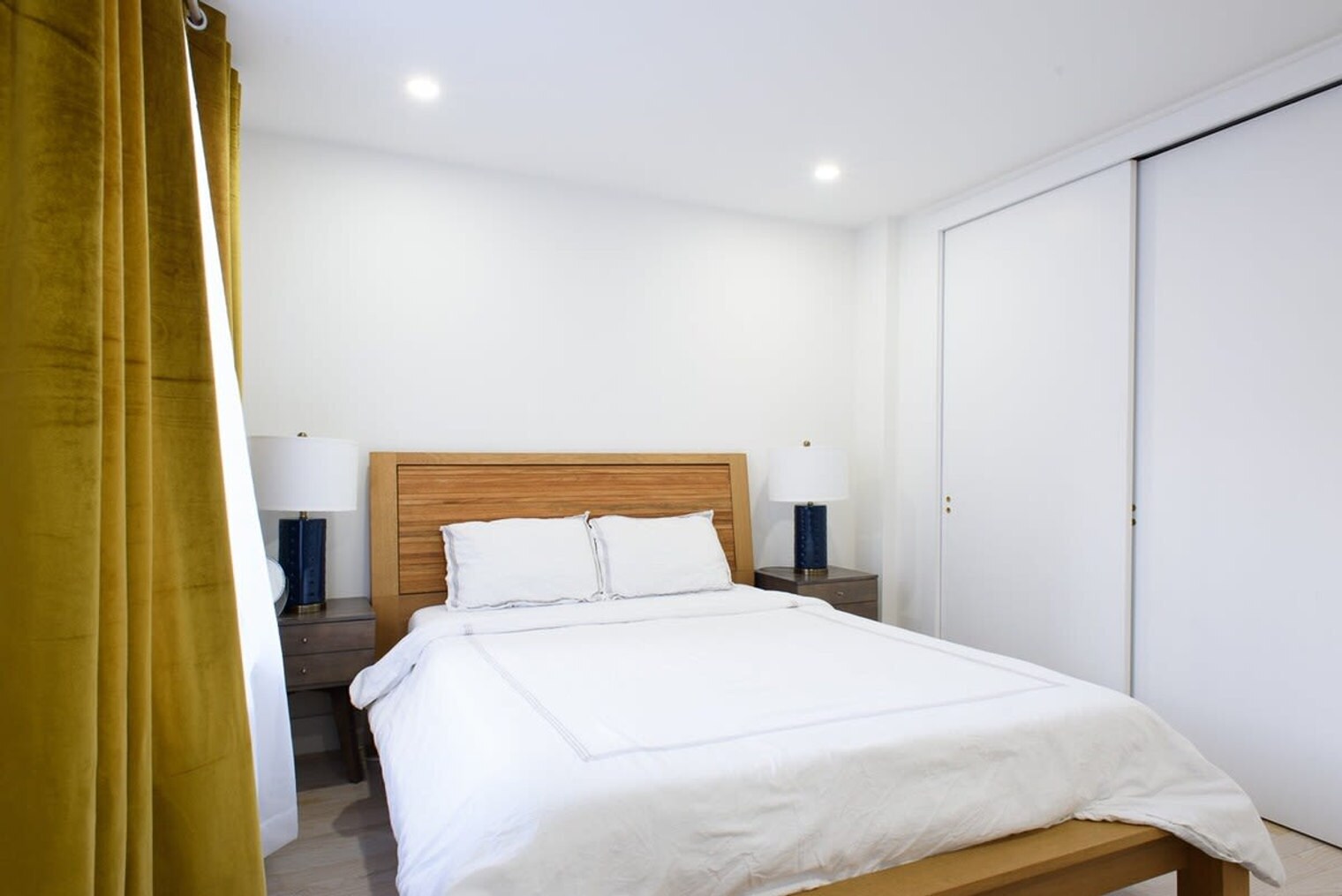 Building Photo - 244 E 75th St