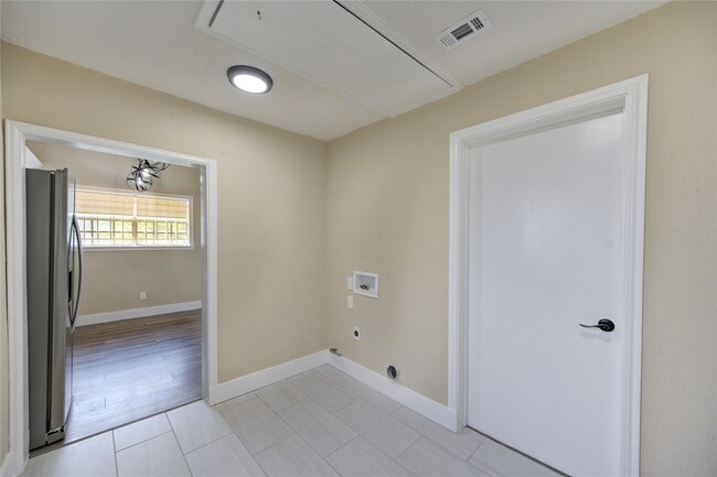 Building Photo - 306 Morris St