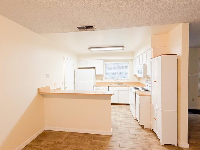 Building Photo - 10319 Matchlock Dr