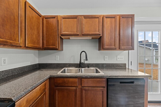 Building Photo - 100 Sumatra Ct