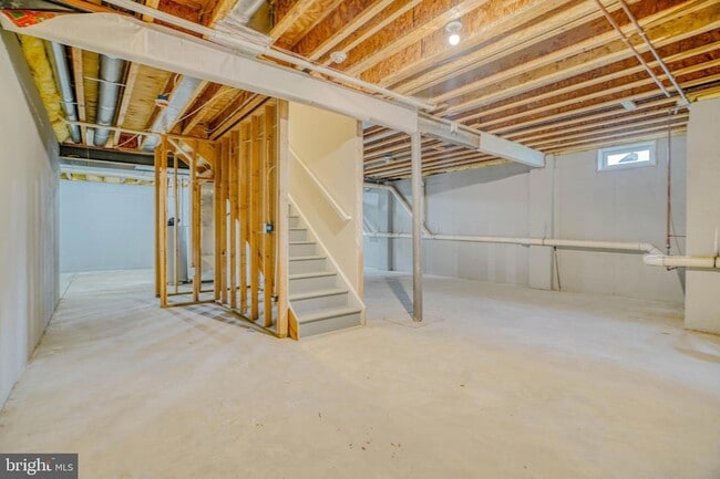 Building Photo - 9902 Player Dr