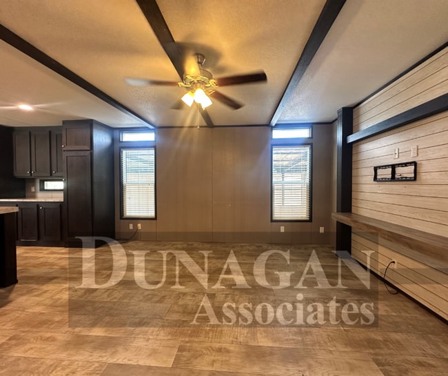 Building Photo - 9/4 @ 3:30 SCHEDULED SHOWING Spacious 3 Be...