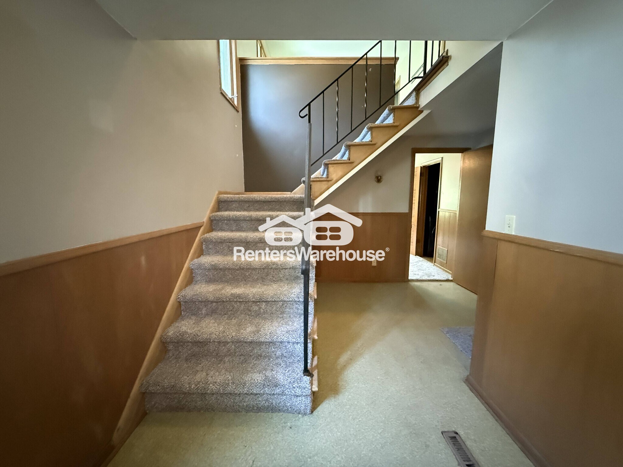 Building Photo - 405 Monroe Pl