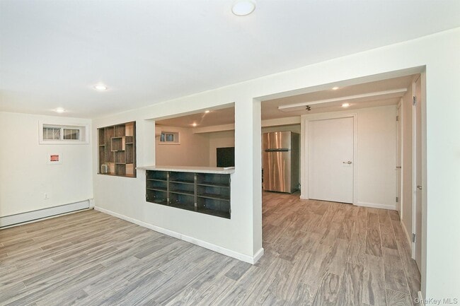 Building Photo - 222-03 Kingsbury Ave