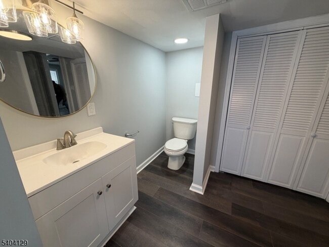 Building Photo - 57 Bridge St