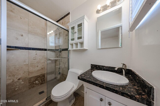 Building Photo - 2340 W Osborn Rd