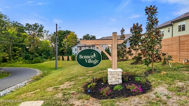 Building Photo - 1708 Bennett Vlg Dr