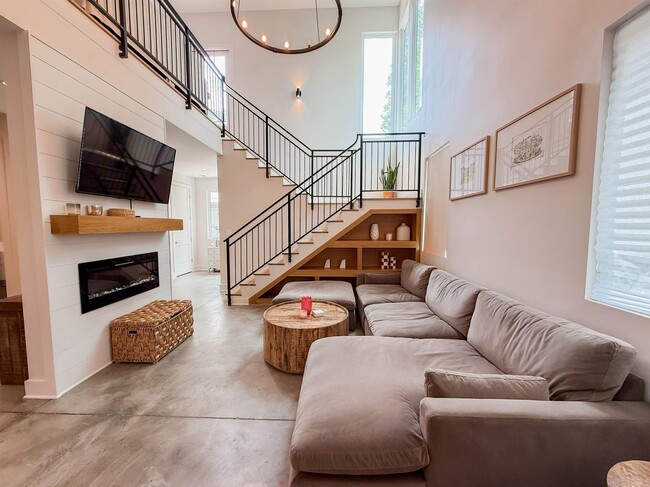 Building Photo - 765 Carnes Sta Cv