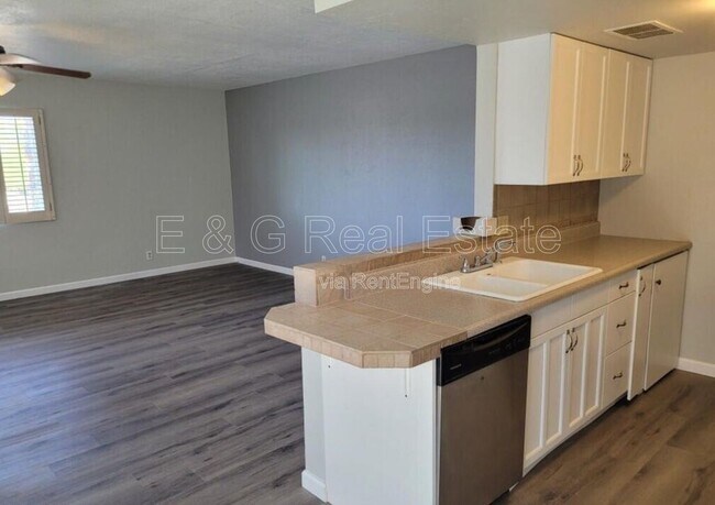 Building Photo - 17019 E Calle Del Oro