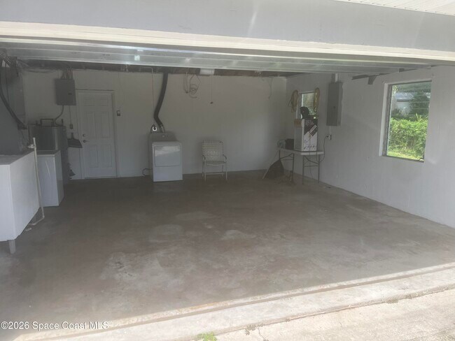 Building Photo - 1554 Hillcrest Dr