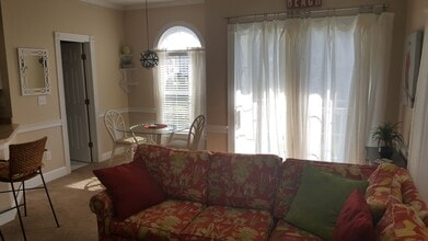 Building Photo - Beautifully furnished 1 bed condo in Myrtlewood community - If application is completed within 48...