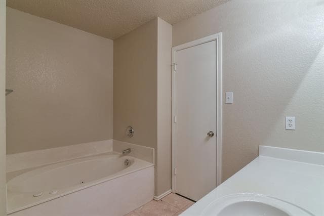 Building Photo - 2106 Delaford Dr