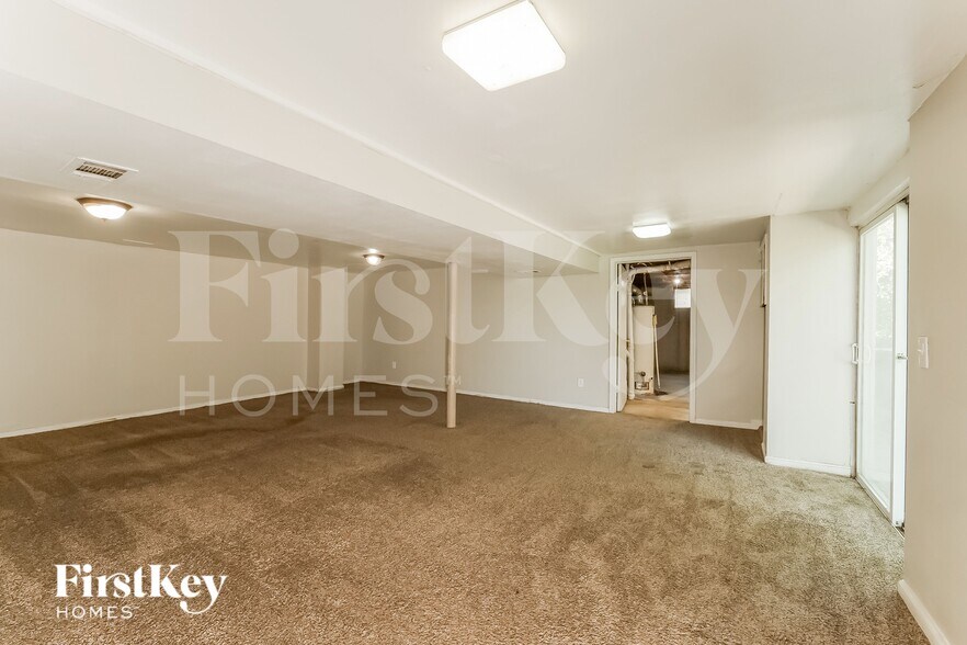 Building Photo - 9807 Drury Ave