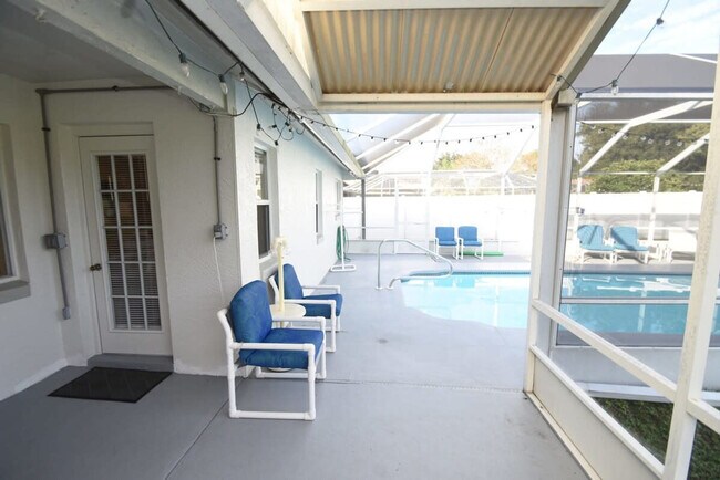 Building Photo - 60 Westover Ln