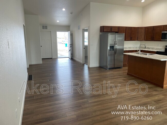 Building Photo - 970 S Coral Pl