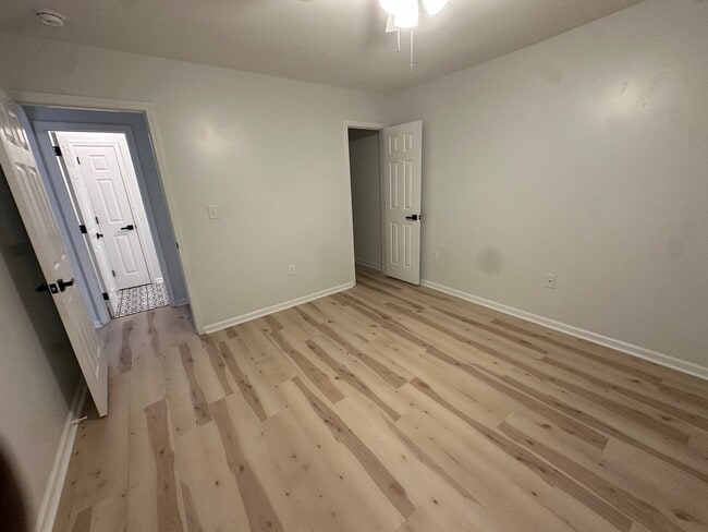 Building Photo - Spacious 2 Bedroom Luxury Condo with Pool Access – Wilmington, NC