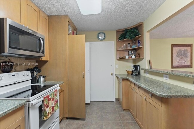 Building Photo - 4020 Galt Ocean Dr