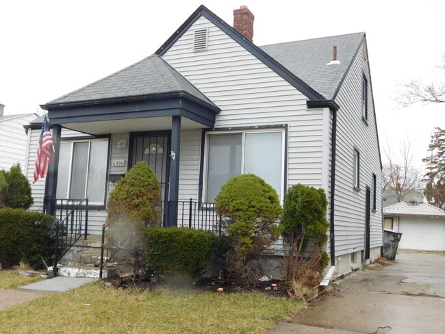 Building Photo - 6490 Stahelin Ave