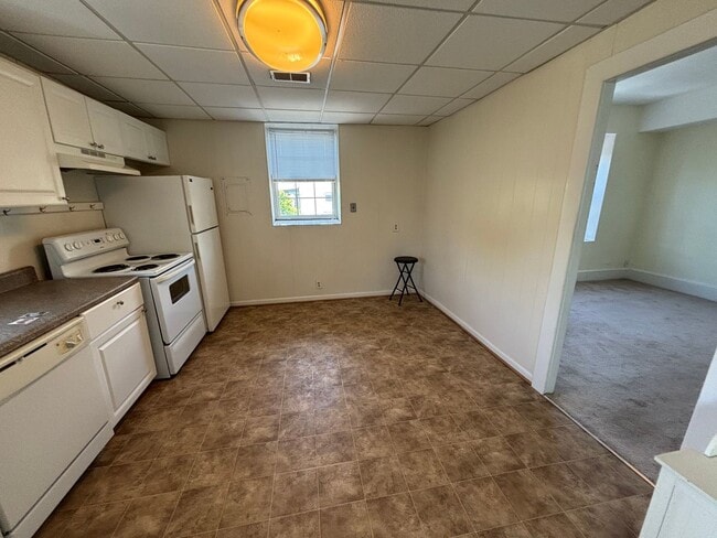 Building Photo - Gorgeous 1 Bedroom 1 Bathroom Condo locate...