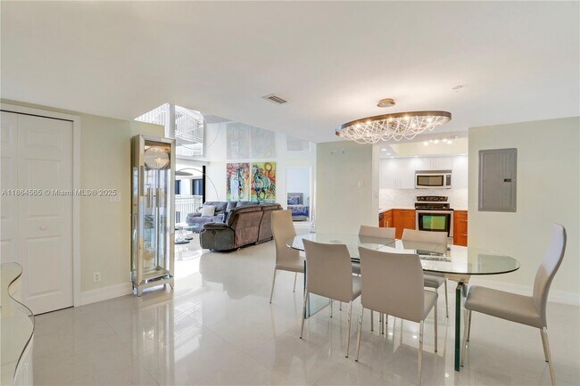 Building Photo - 3000 N Ocean Dr
