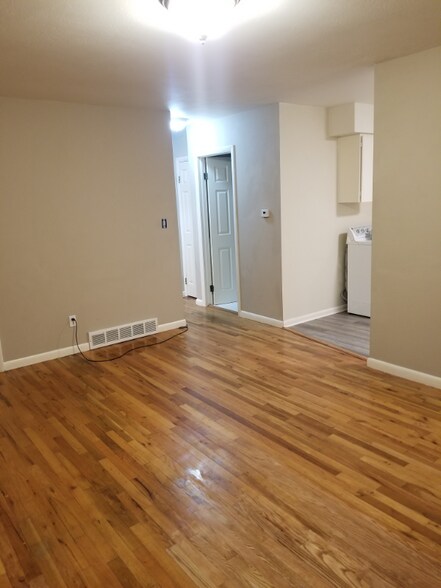 Building Photo - 1207 Castlerock Dr