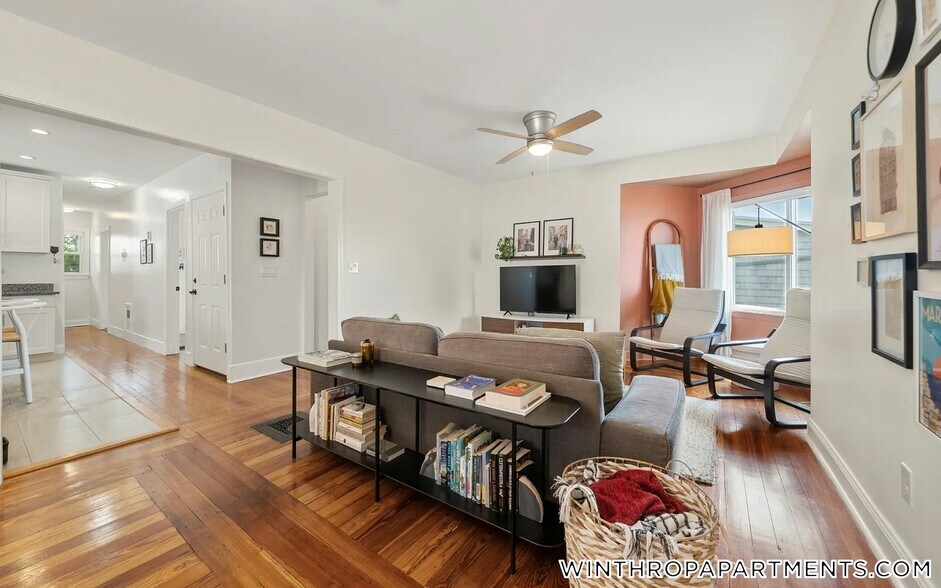 Building Photo - 62 Park Ave