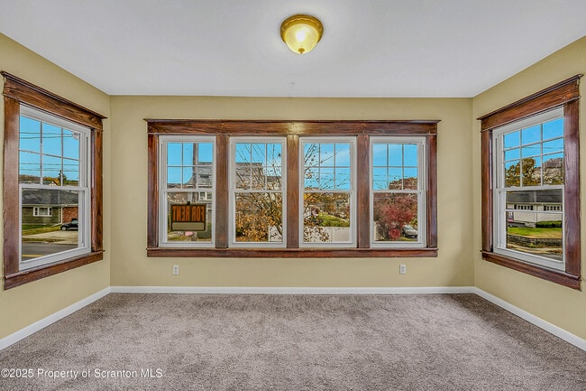 Building Photo - 1703 Green Ridge St