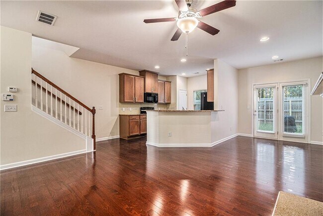 Building Photo - 5004 Longview Walk