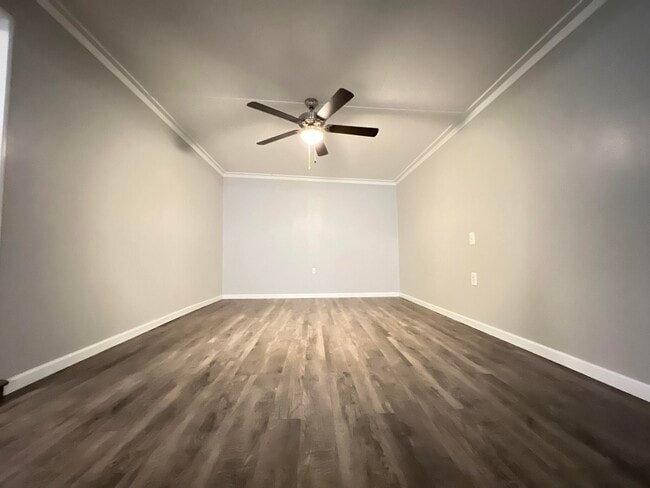 Building Photo - 408 Ramona Ave