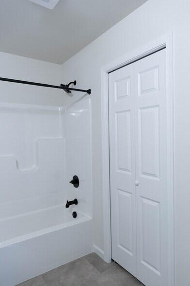 Building Photo - 93 Beech Tree Ct