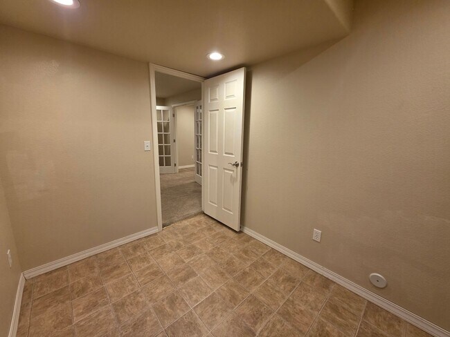 Building Photo - Gorgeous 4 Bed 3 bath Home In Wagon Trails!!