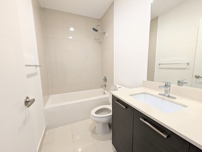 Building Photo - Gorgeous 2BR/2.5BA Townhouse in Gated Community – Lauderhill
