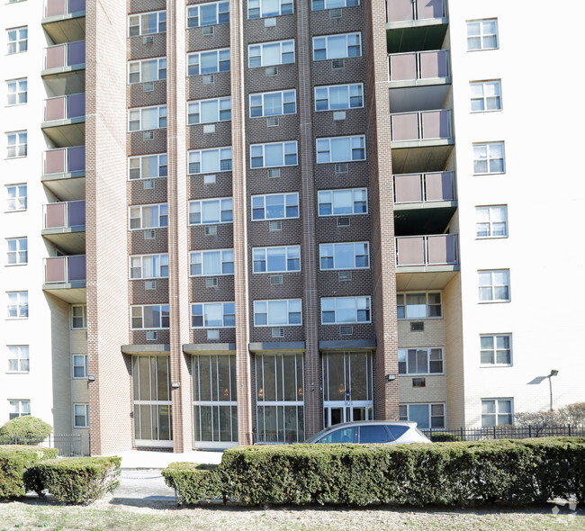 Building Photo - Tilden Towers II