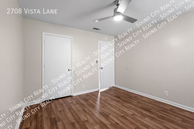 Building Photo - 2708 Vista Ln