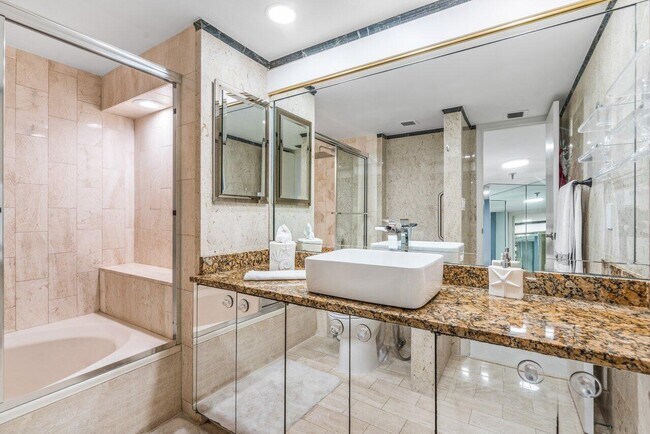 Building Photo - 5200 N Ocean Dr